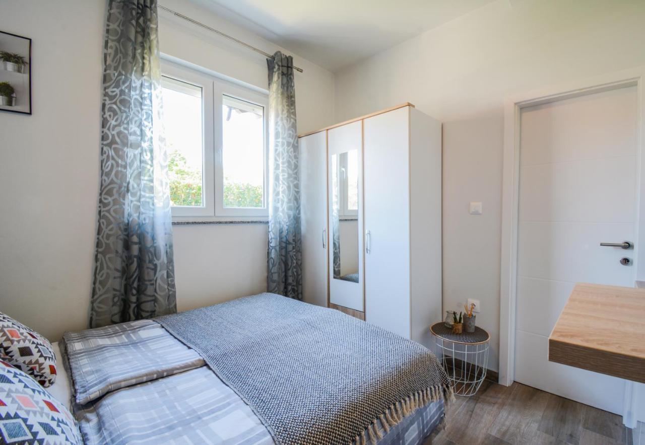 Apartment Piccolo For 2 Задар Екстериор снимка