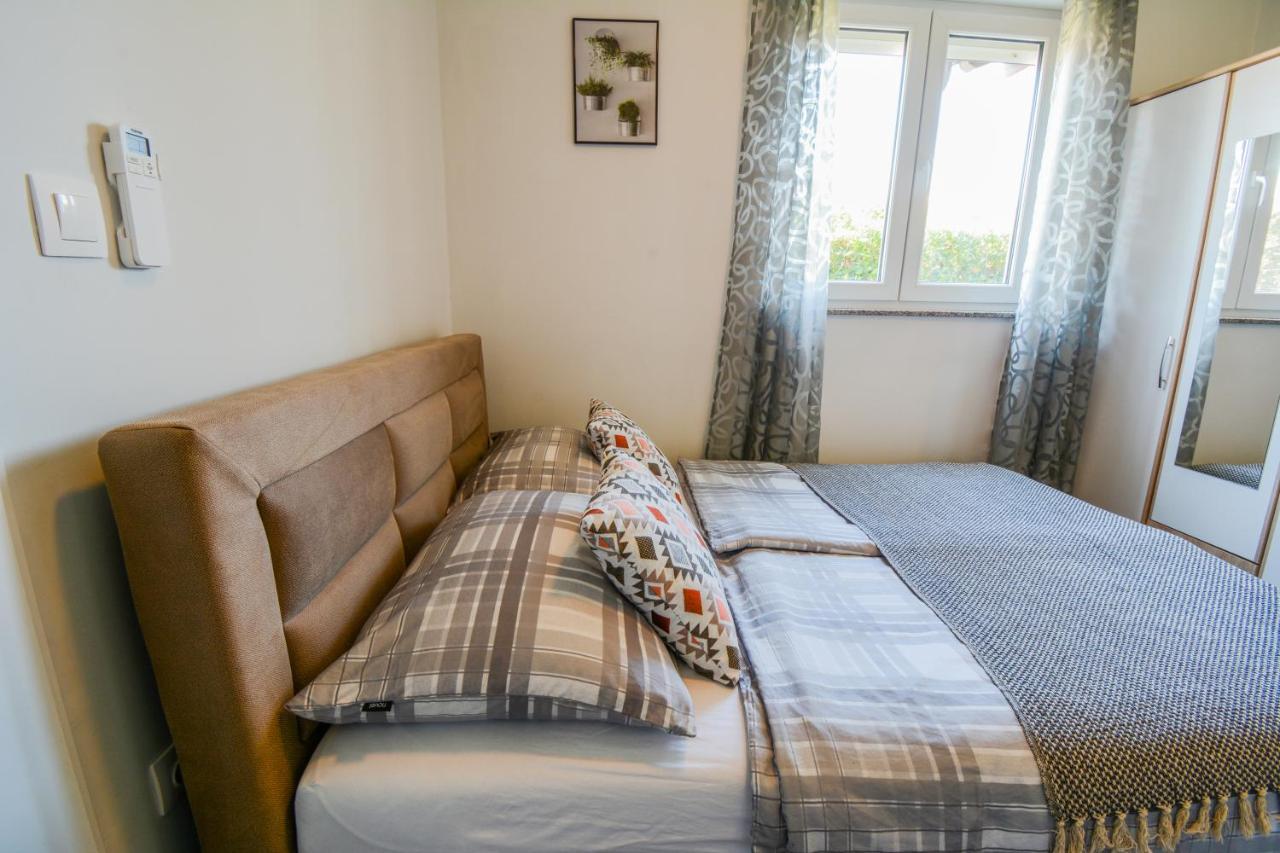 Apartment Piccolo For 2 Задар Екстериор снимка